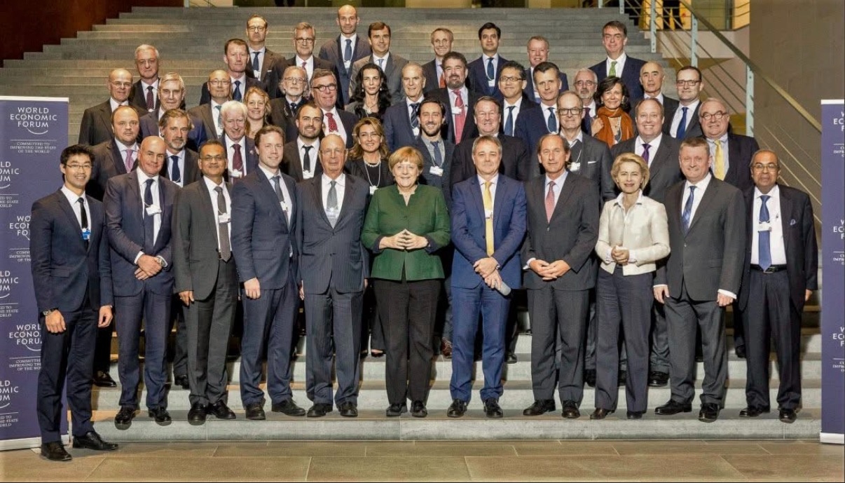 WEF group photo with Chancellor Angela Merkel and Ursula von der Leyen